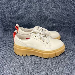 Sorel Caribou X Cream and Tan Shoes size 8 (fits generously)